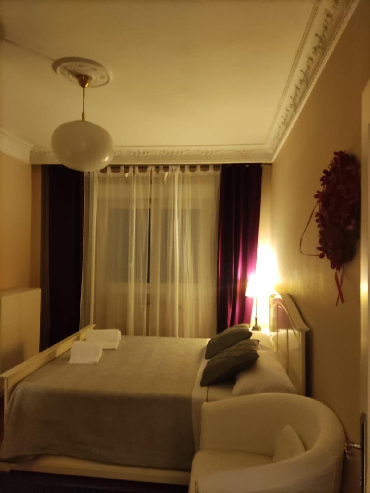 Habitacion En Vivienda Gran Via Bilbao Pokoj fotografie